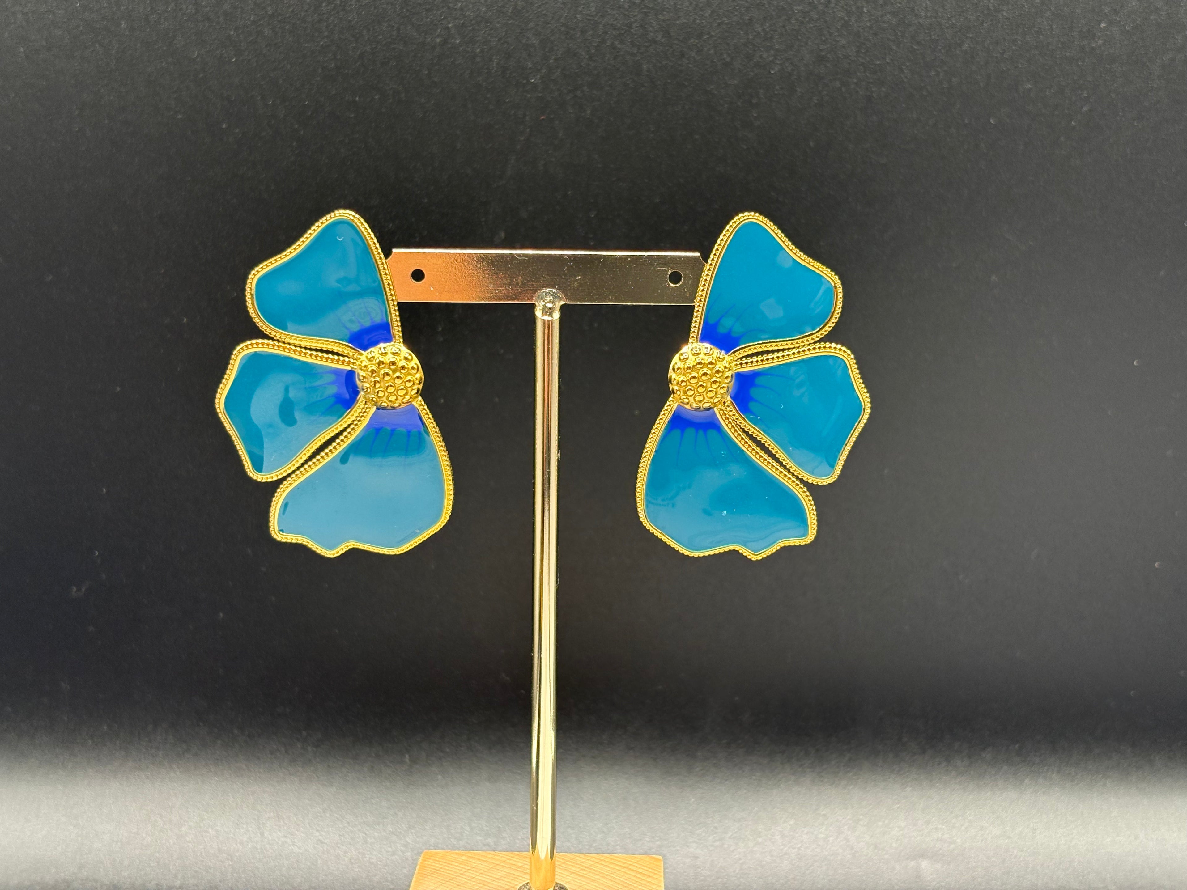 Boucles d’oreilles Fleur Émail Bleu & Or