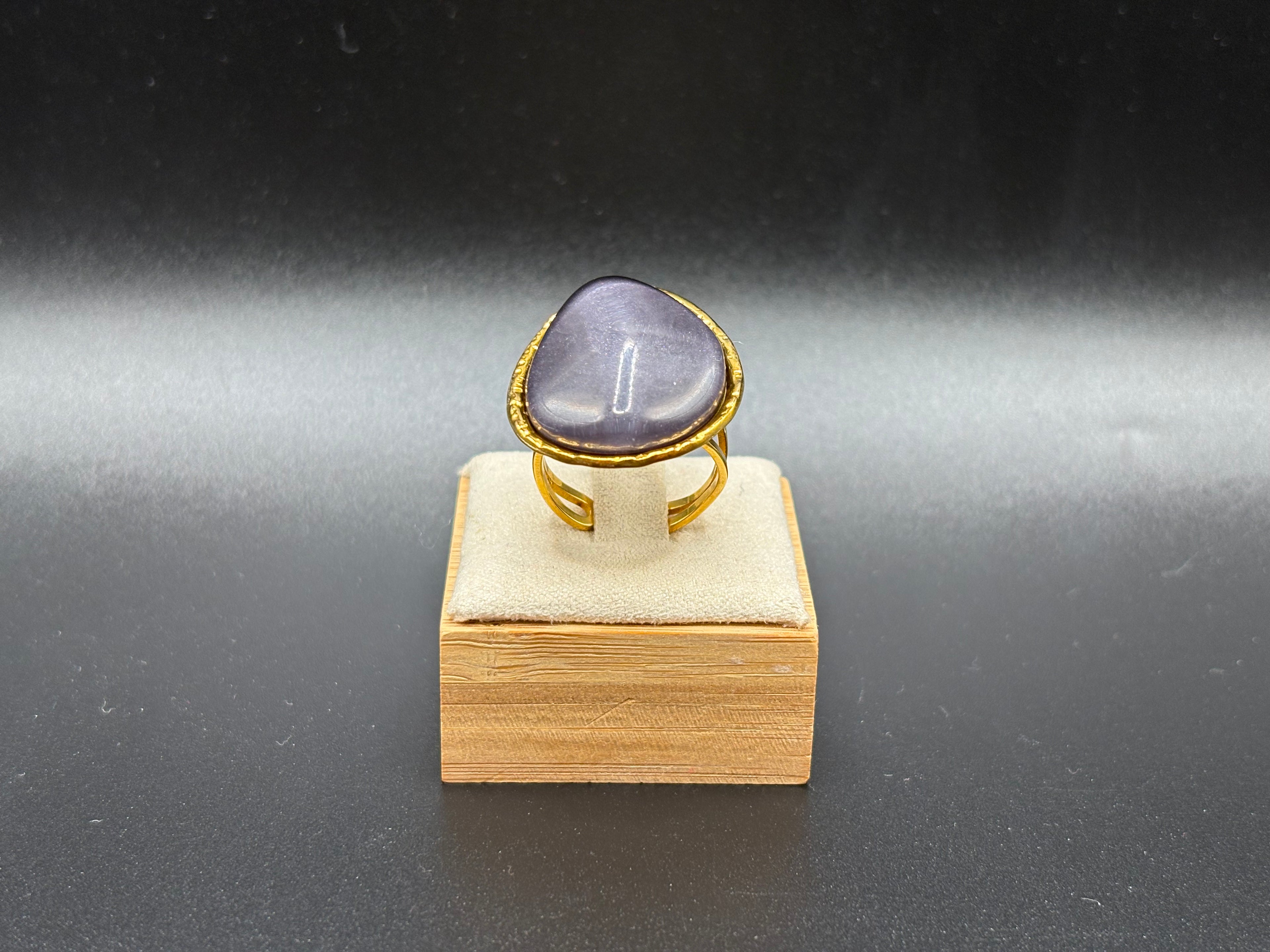 Bague dorée pierre grise – Cabochon ovale