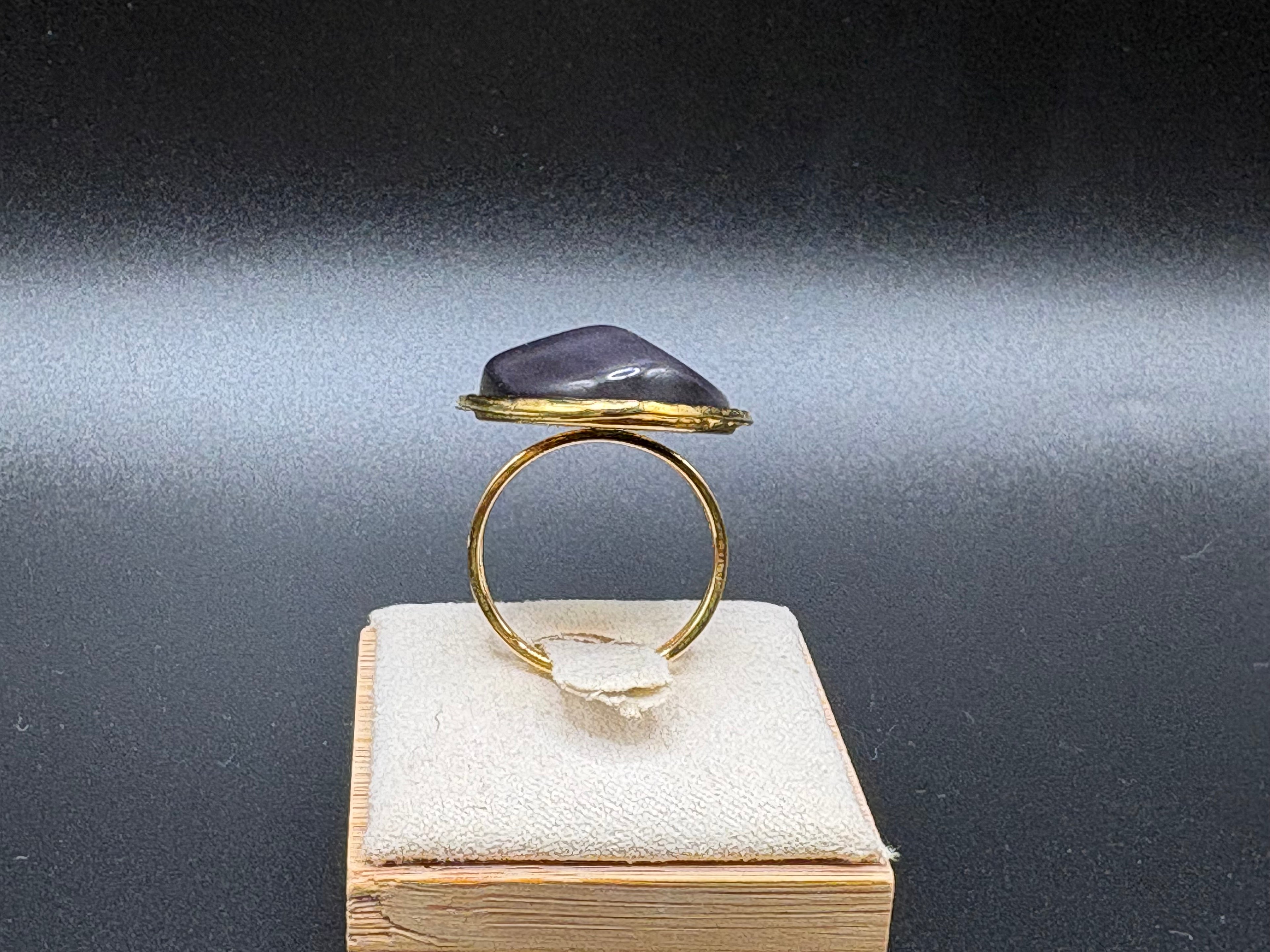Bague dorée pierre grise – Cabochon ovale
