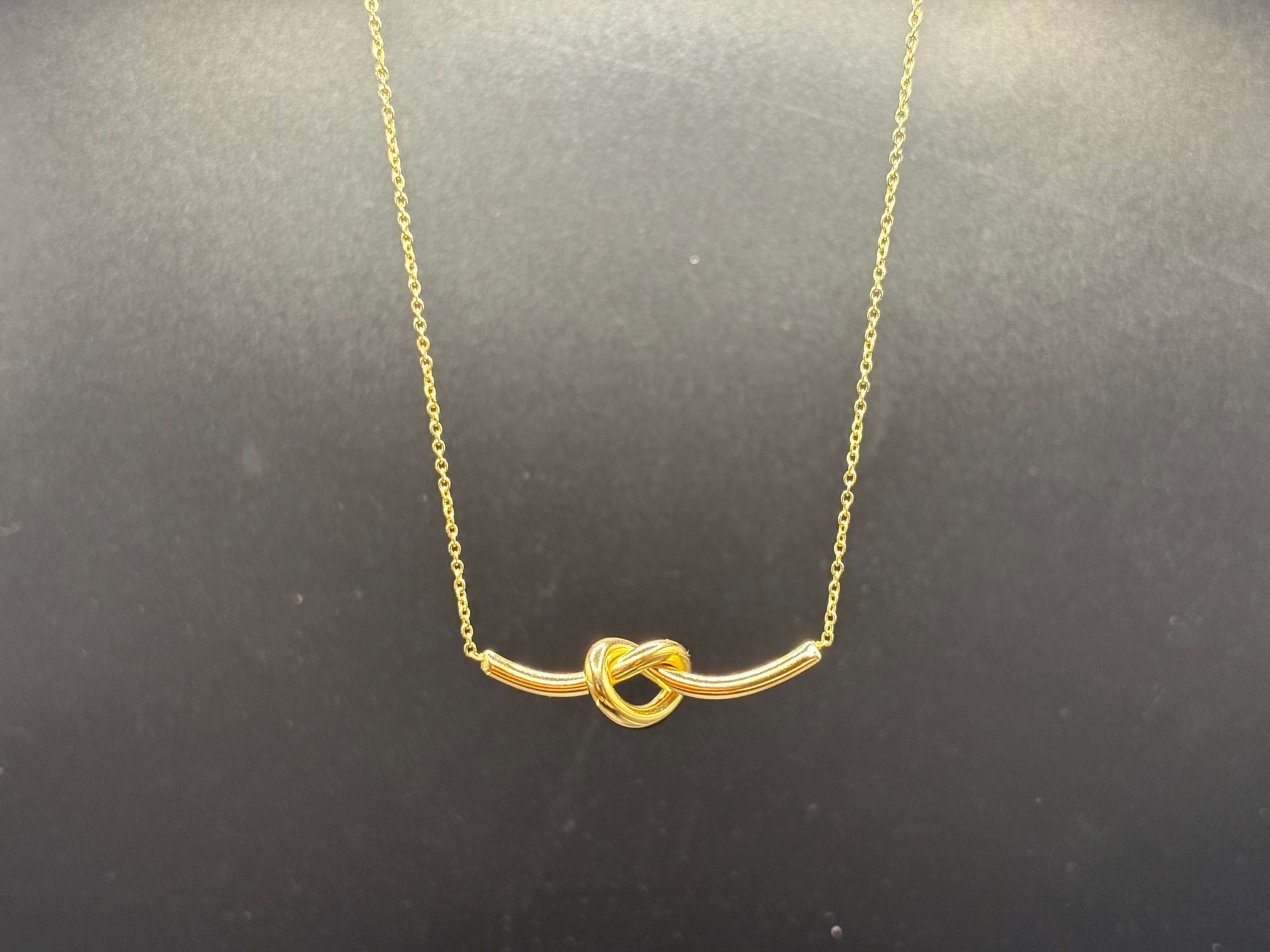 Collier Nœud Doré Minimaliste