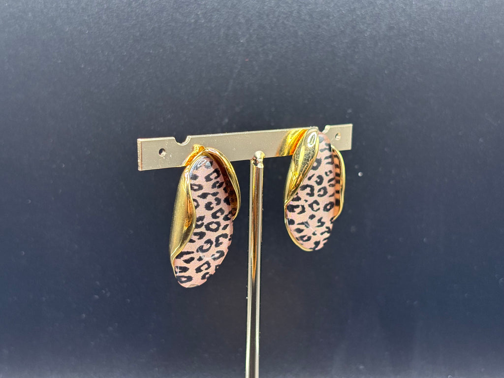 Boucles d’oreilles ovales dorées motif léopard