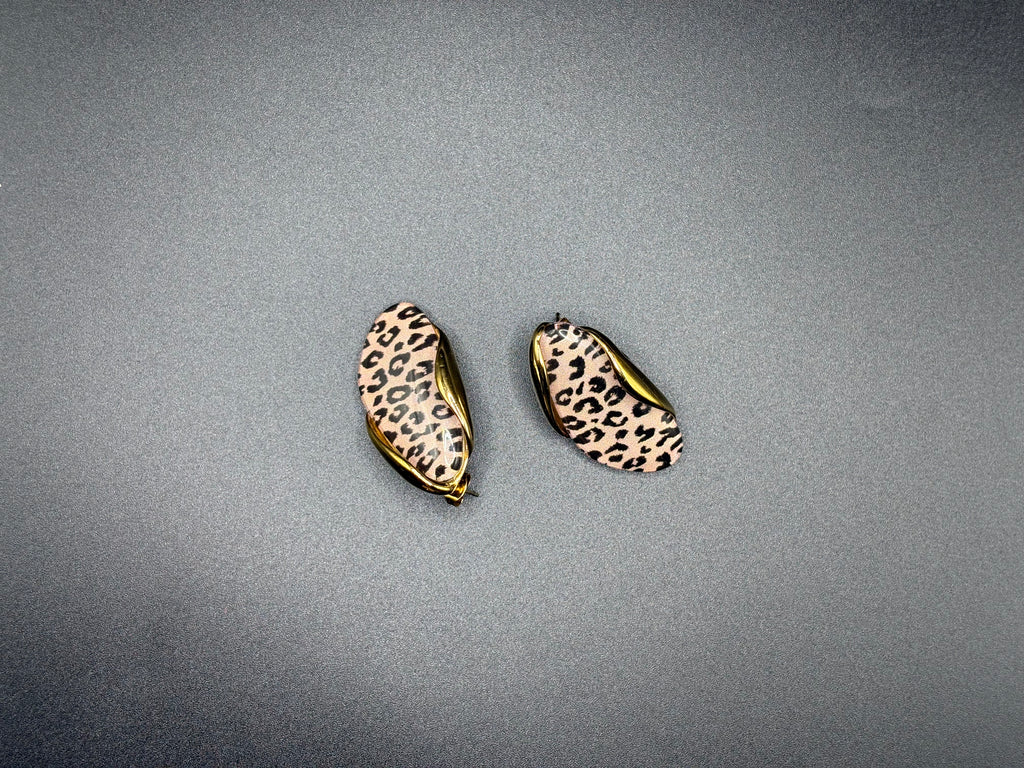 Boucles d’oreilles ovales dorées motif léopard