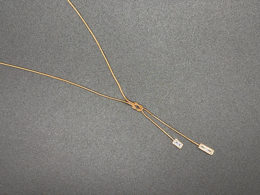 Collier Nœud Élégance – Finition Dorée