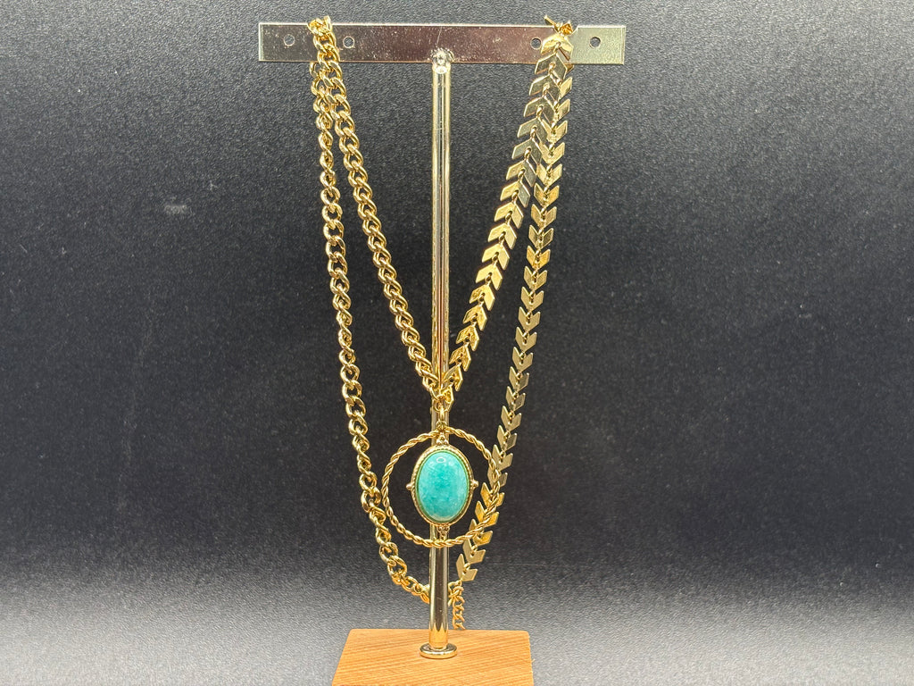 Collier Aura Émeraude – Chaîne Dorée & Pierre Turquoise