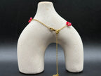 Bracelet de cheville Fleur Rouge – Chaîne dorée délicate