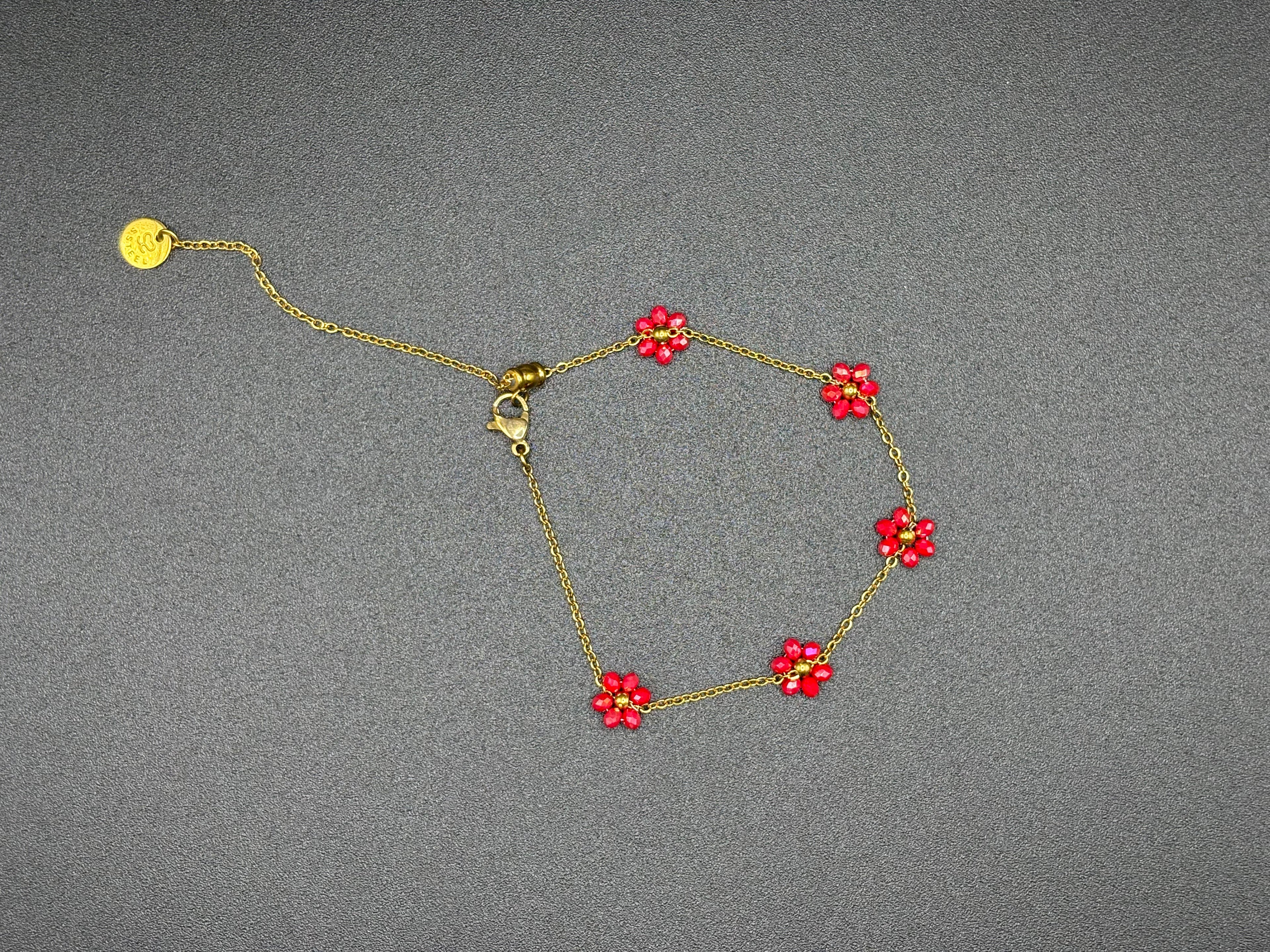 Bracelet de cheville Fleur Rouge – Chaîne dorée délicate
